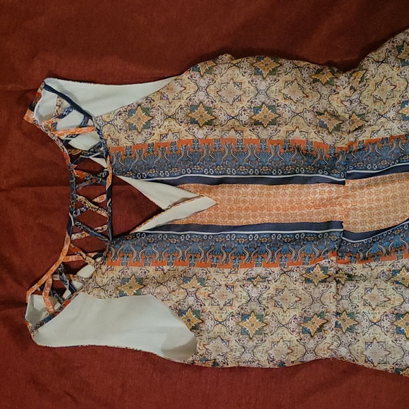 Ana sleeveless, boho, pull on, V neckline, free flowing w/lining - Picture 6 of 9